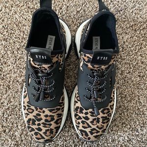 Leopard Sneakers!